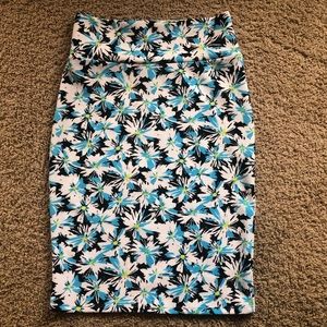 LuLaRoe Cassie Pencil Skirt - Size M. EUC.
